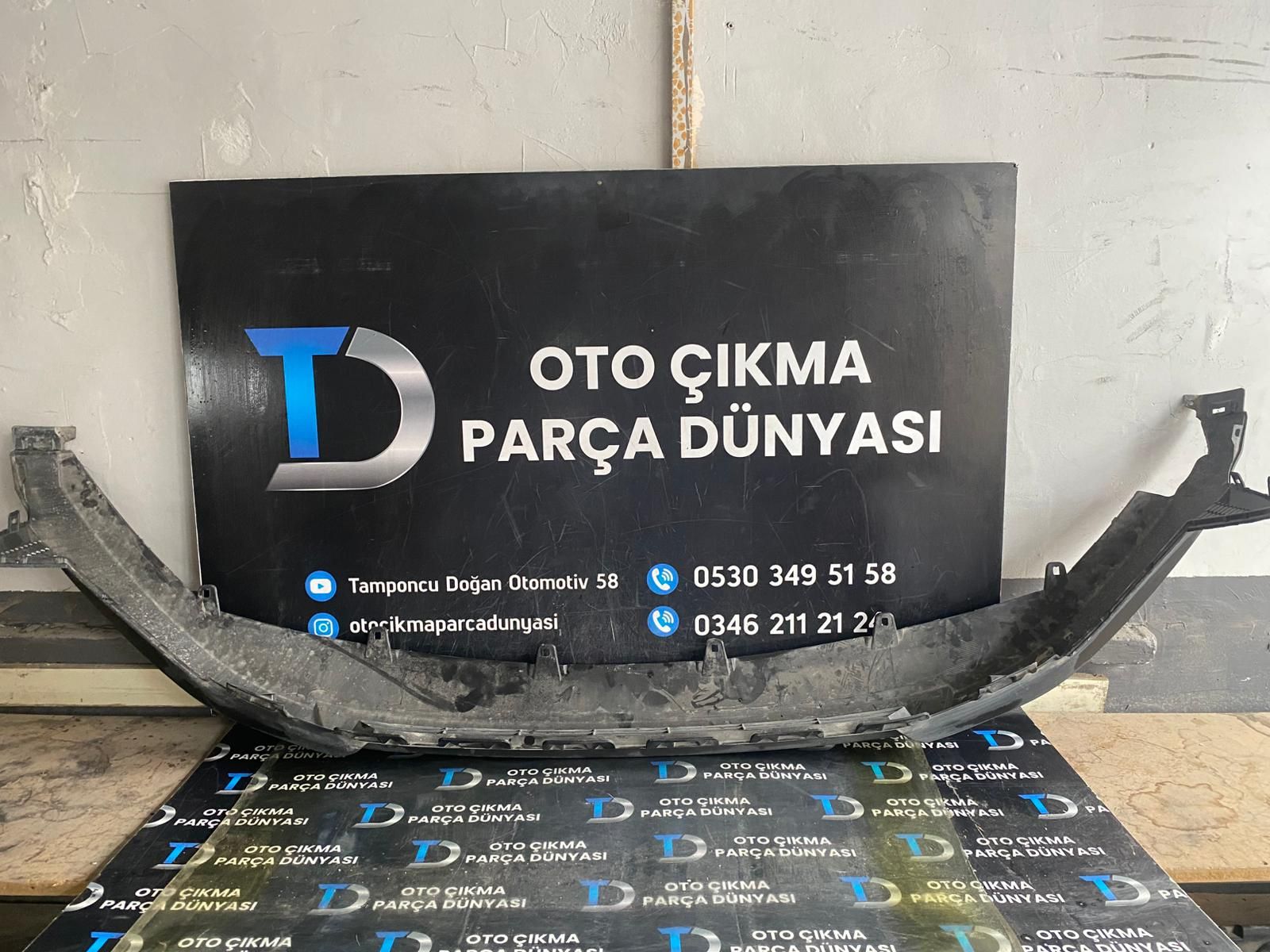 TOYOTA C-HR �N TAMPON SPOYLER�